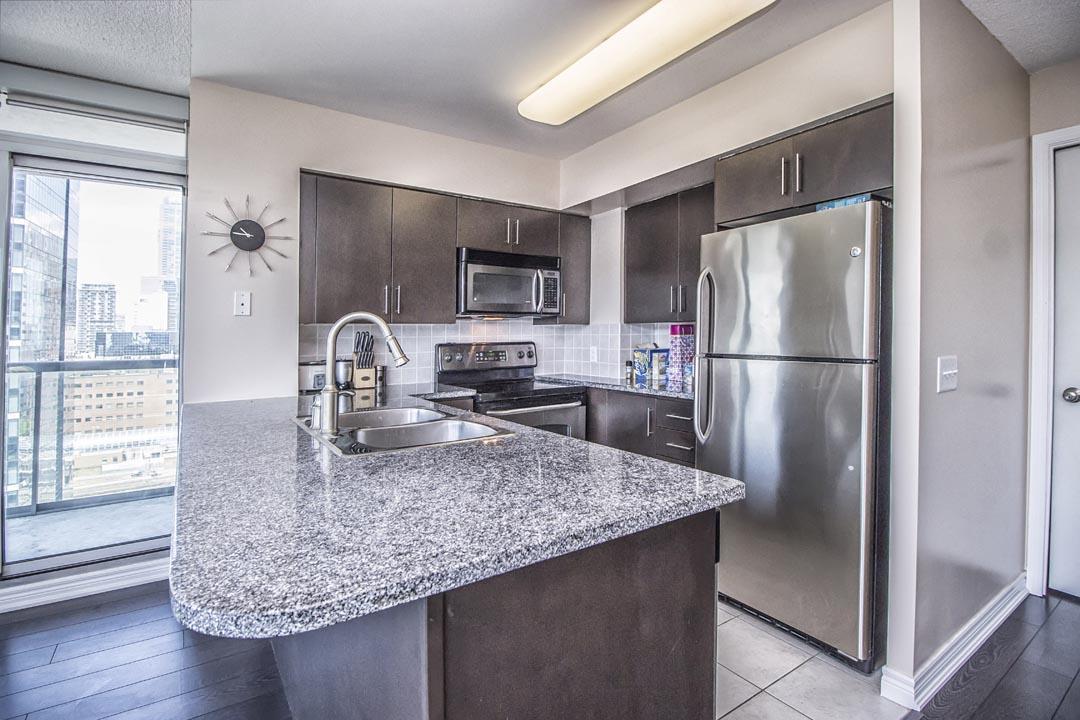 Napa Furnished Suites At Cn Tower & Maple Leaf Square Toronto Eksteriør billede