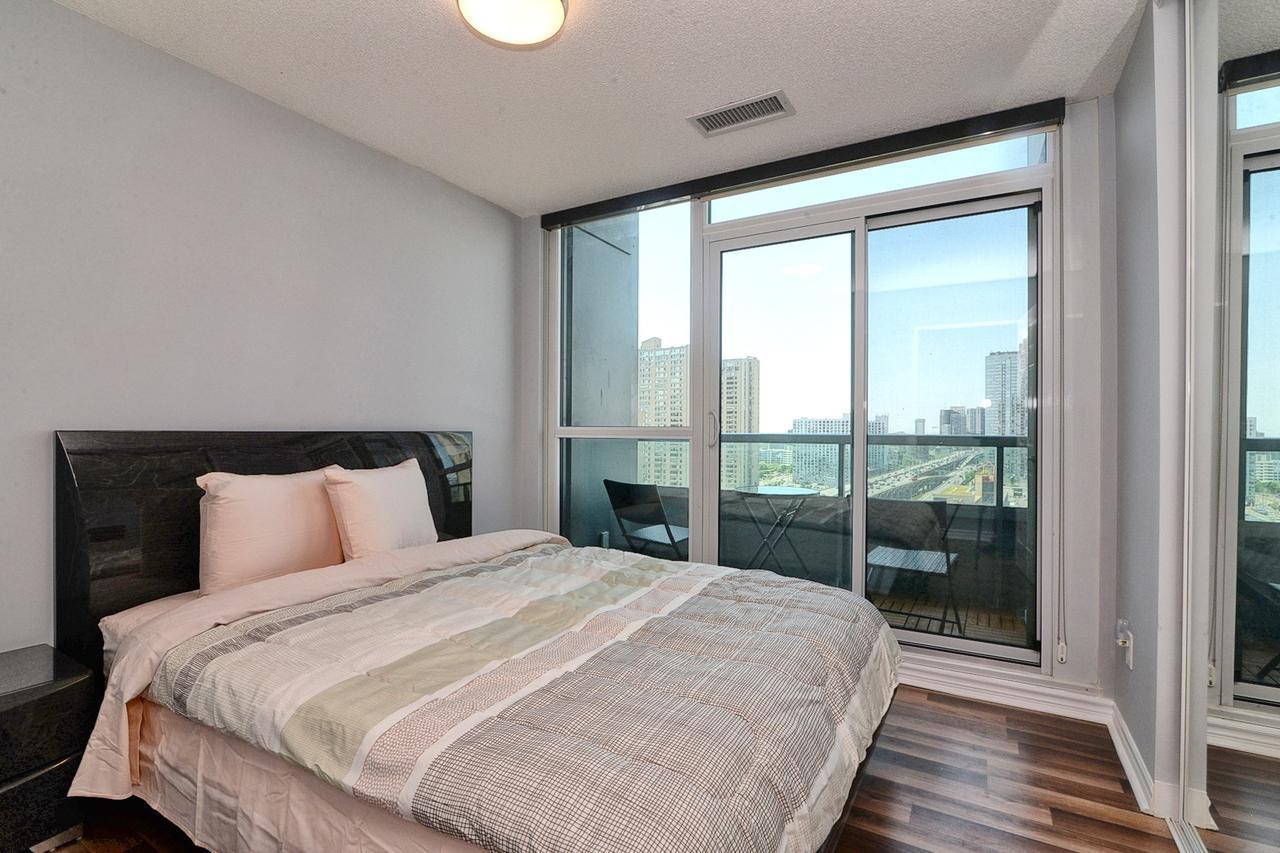 Napa Furnished Suites At Cn Tower & Maple Leaf Square Toronto Eksteriør billede