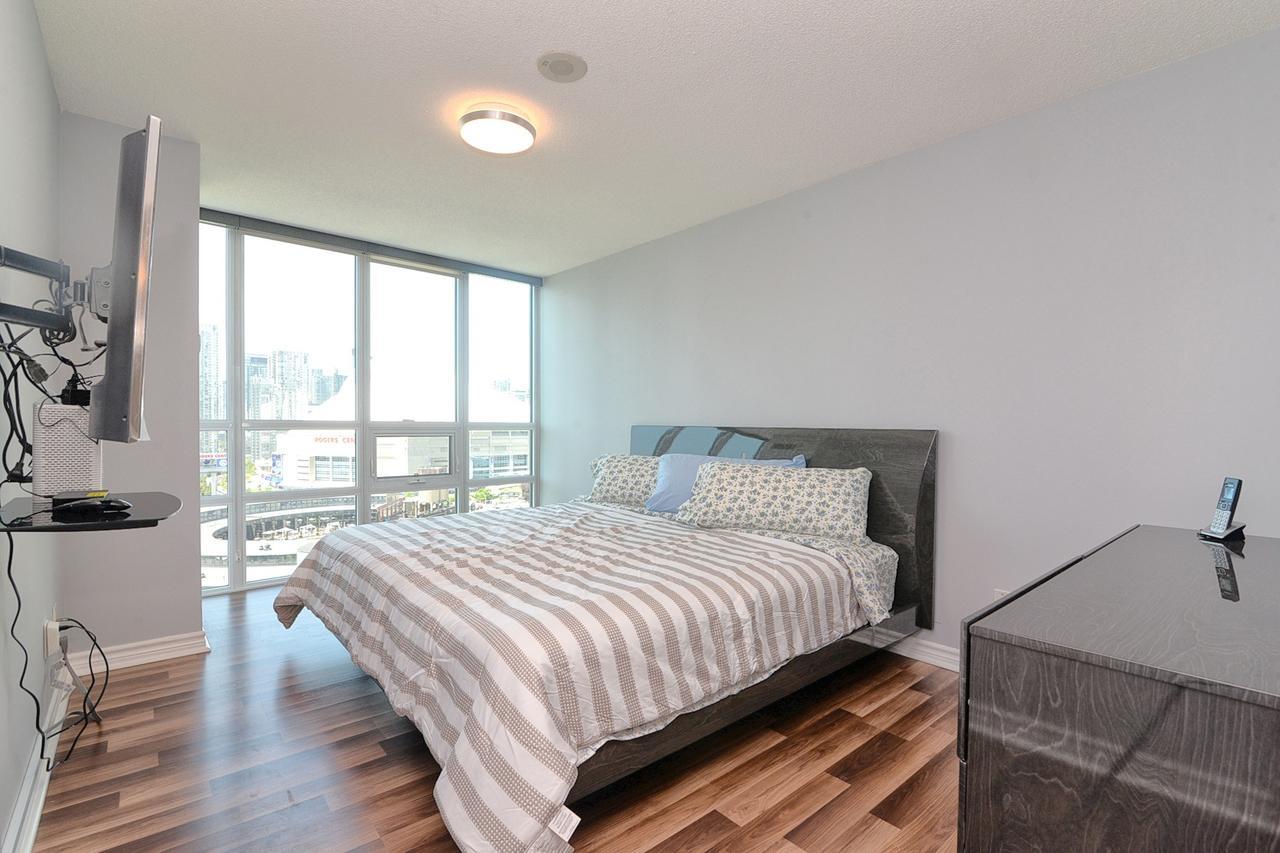 Napa Furnished Suites At Cn Tower & Maple Leaf Square Toronto Eksteriør billede