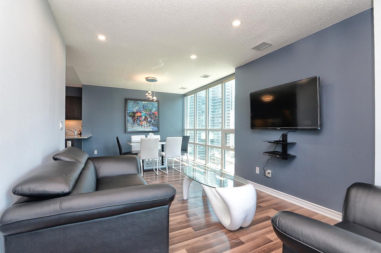 Napa Furnished Suites At Cn Tower & Maple Leaf Square Toronto Eksteriør billede