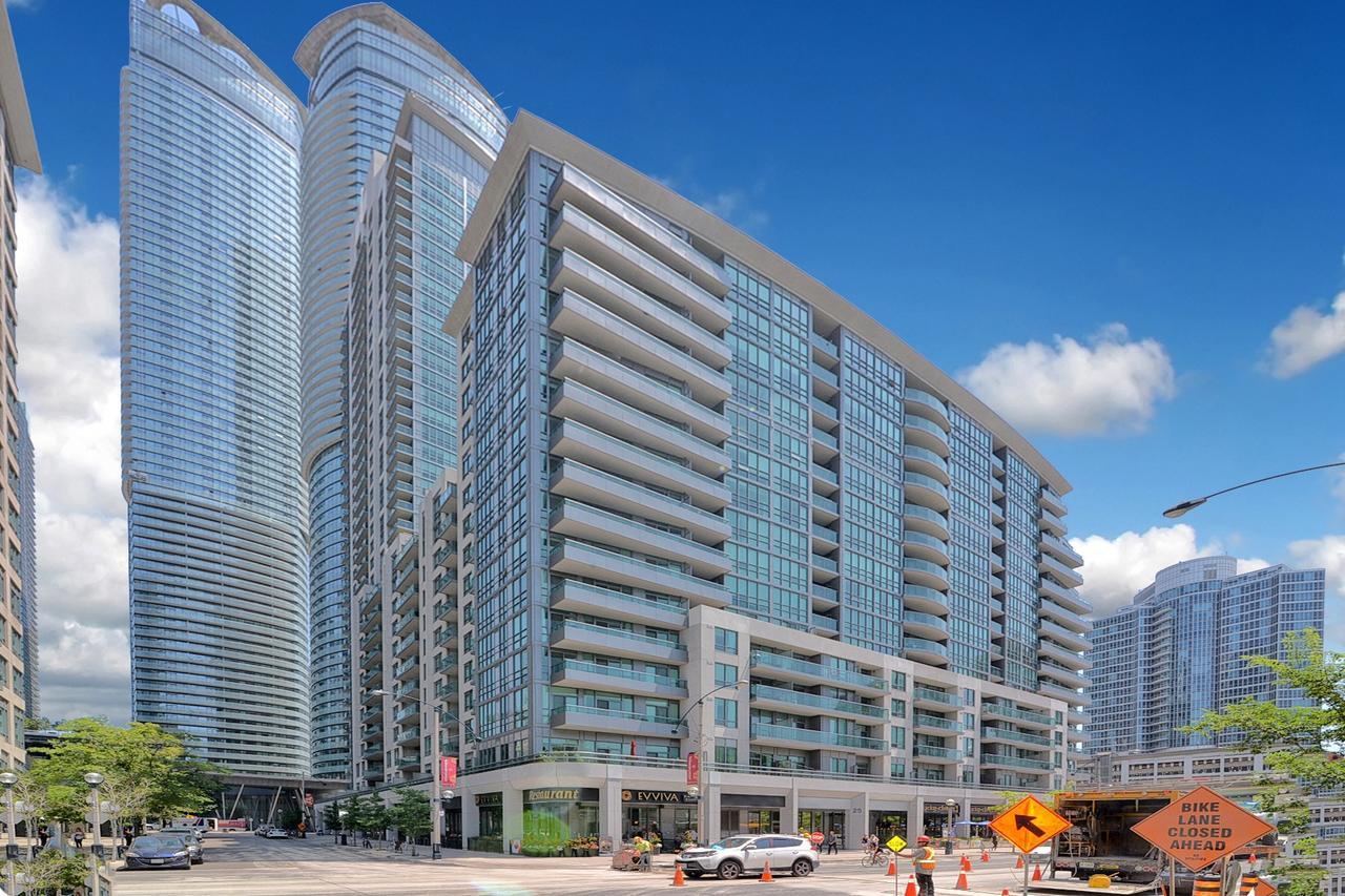 Napa Furnished Suites At Cn Tower & Maple Leaf Square Toronto Eksteriør billede
