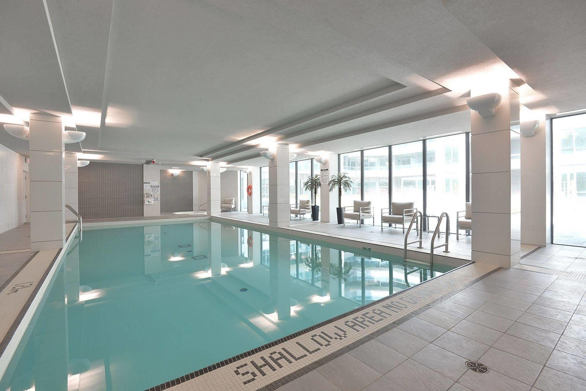 Napa Furnished Suites At Cn Tower & Maple Leaf Square Toronto Eksteriør billede