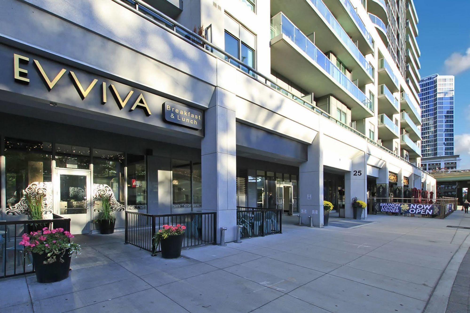 Napa Furnished Suites At Cn Tower & Maple Leaf Square Toronto Eksteriør billede