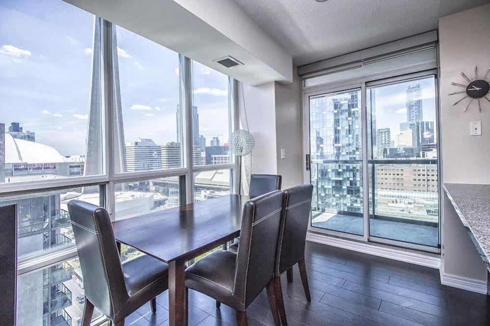Napa Furnished Suites At Cn Tower & Maple Leaf Square Toronto Eksteriør billede